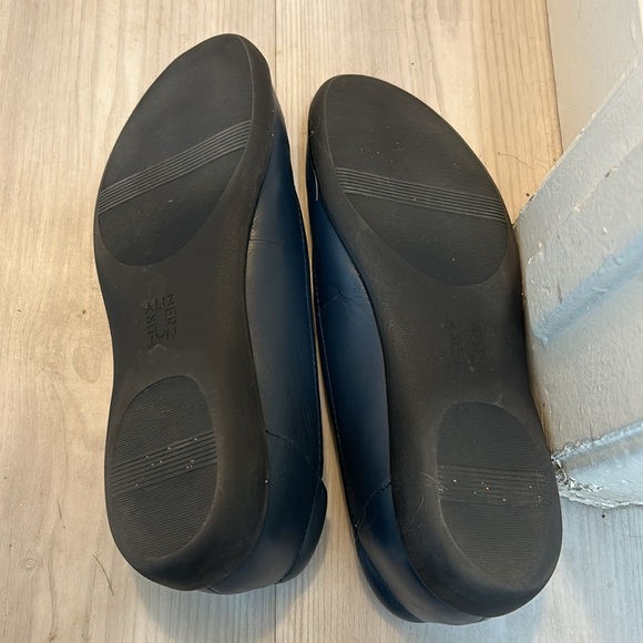Naturalizer Flats, Fits like a Size 9 Wide - Picture 7 of 7